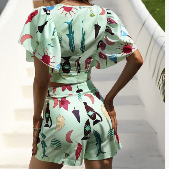 Boho Plus Size Pop Art Print Butterfly Flutter Sleeve Crop Top Shorts Set - Picture 11 of 16